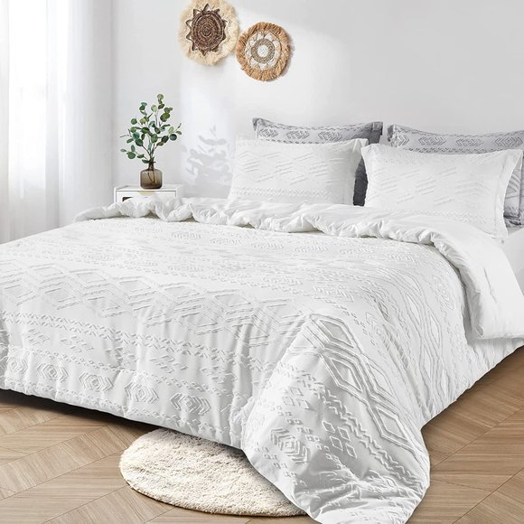 New Comforter Set - Boho Bedding Set,  Soft Fashion Luxury Bedding Set - Picture 12 of 15